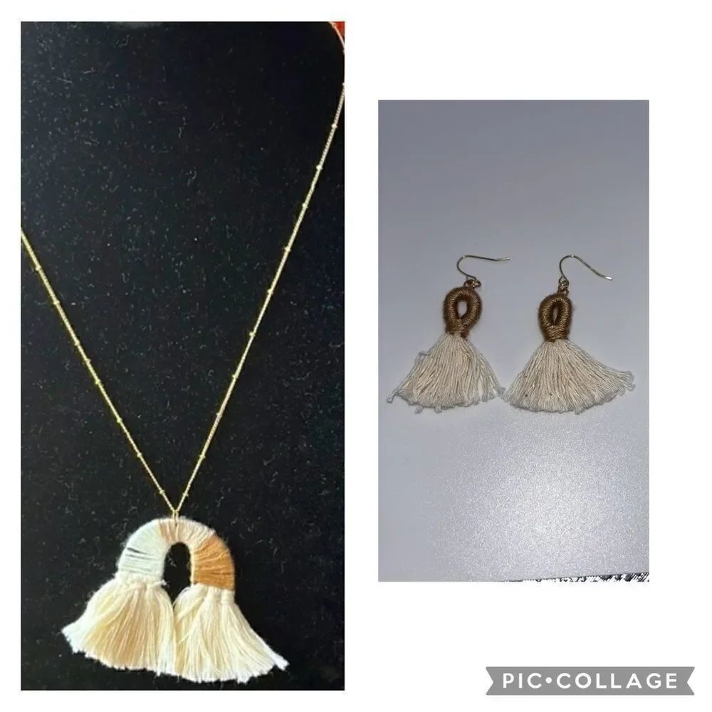 20” Boho Inspired Gold Tone Necklace Earth Tone Pendant & Matching Earrings- NEW